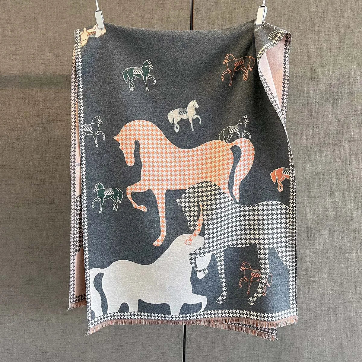 Echarpe nouveau rétro cheval imprimé écharpe pour femmes Design de luxe vêtements d'extérieur automne hiver 2025 épais chaud cou-protection châle enveloppement