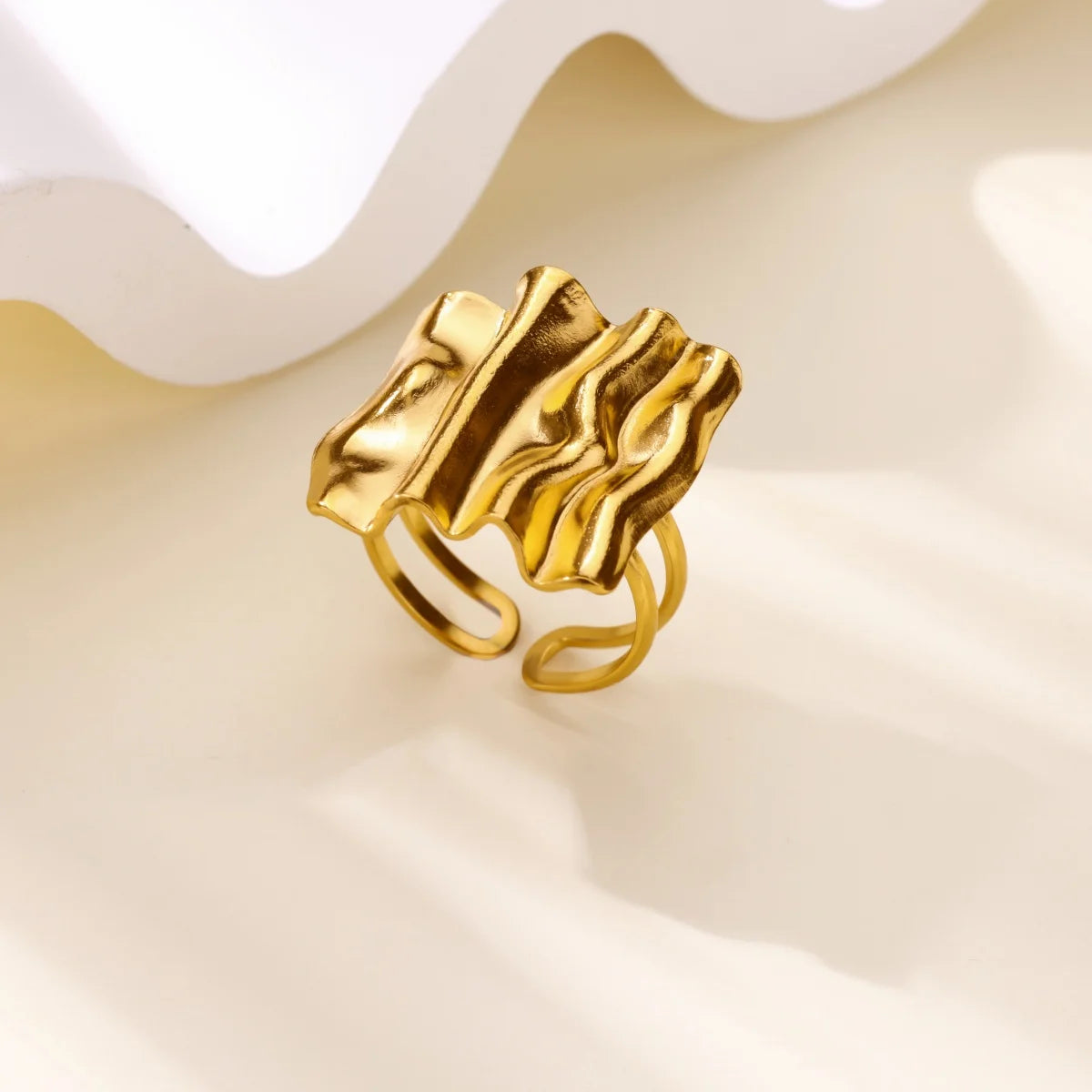 Bagues à fleurs délicates en acier inoxydable pour femmes, couleur or, à la mode, élégantes, polyvalentes, larges, bijoux à usage quotidien