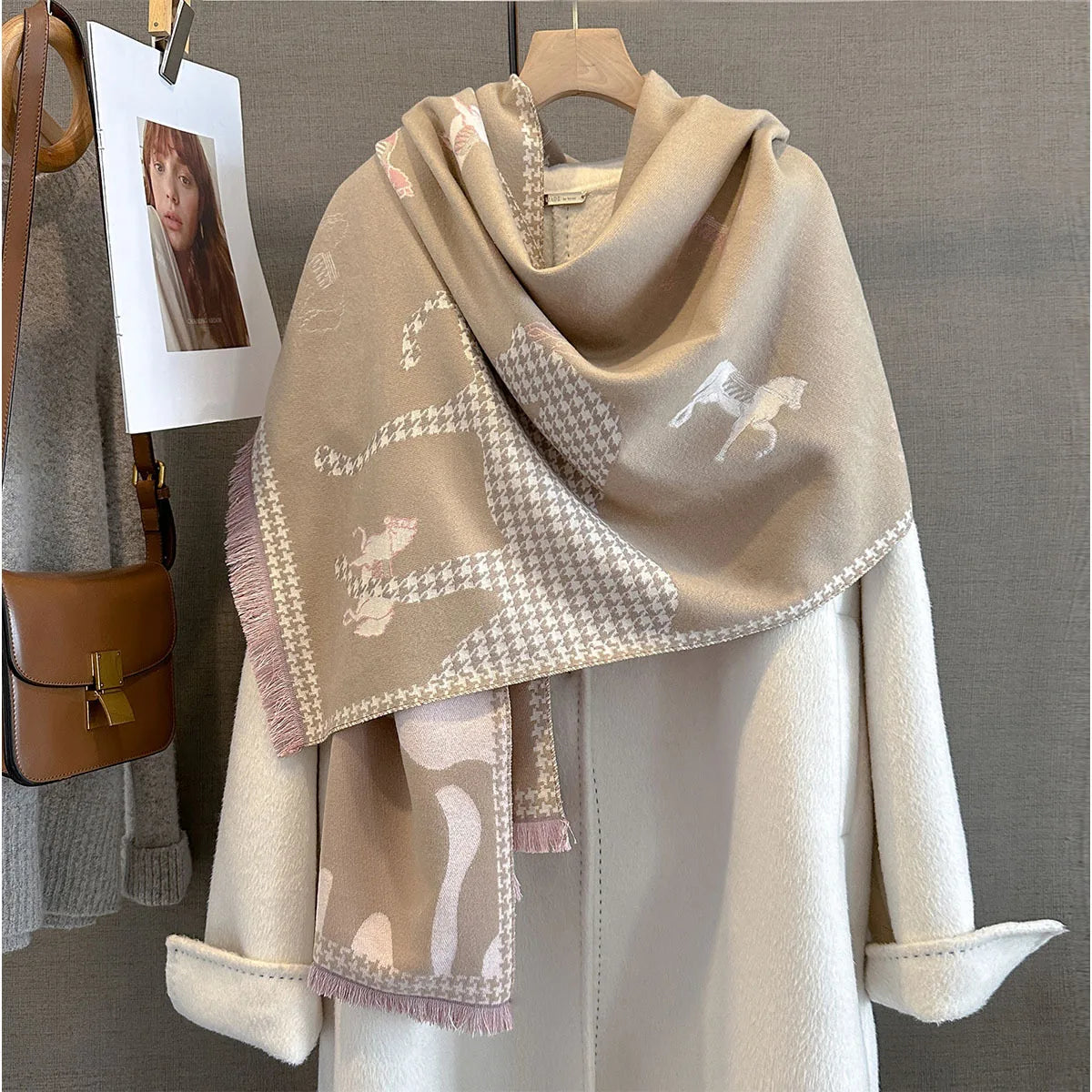 Echarpe nouveau rétro cheval imprimé écharpe pour femmes Design de luxe vêtements d'extérieur automne hiver 2025 épais chaud cou-protection châle enveloppement