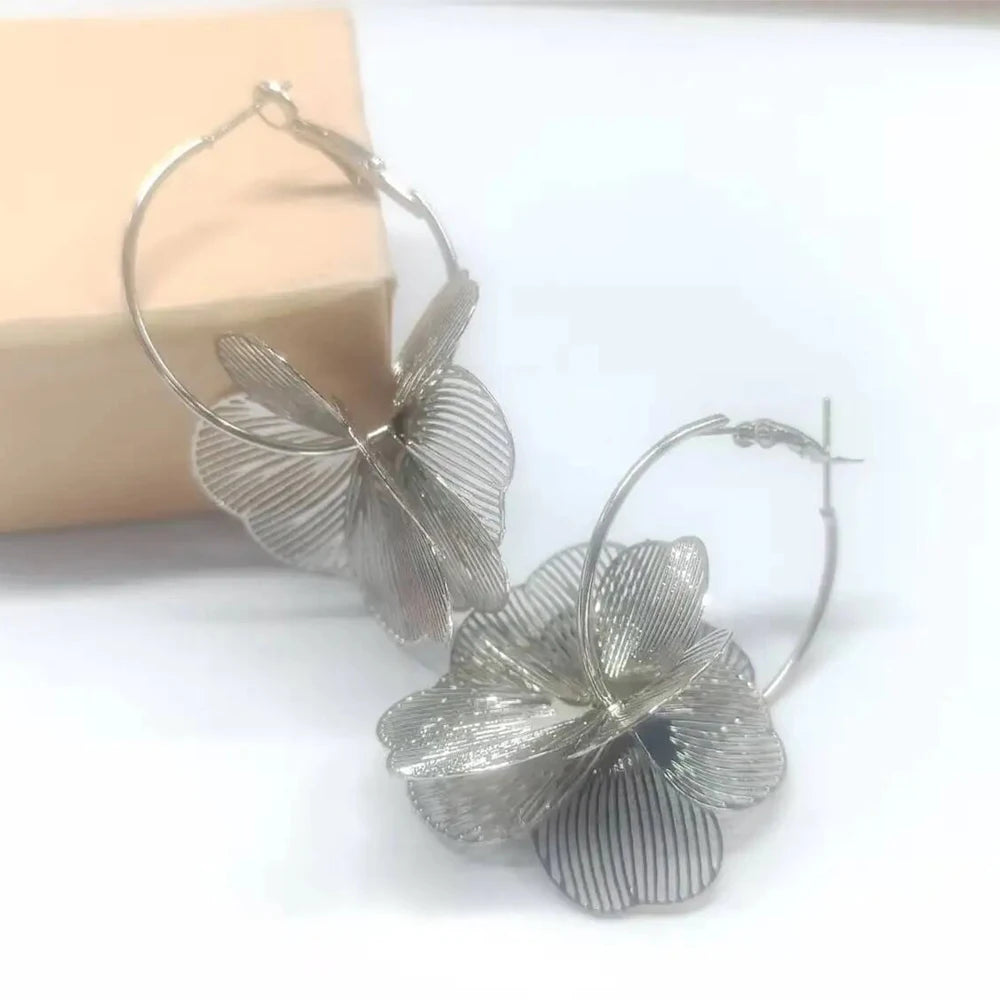 LATS exagérer couleur or grande fleur boucles d'oreilles pour les femmes personnalité mode oreille crochet métal charme bijoux accessoires cadeaux