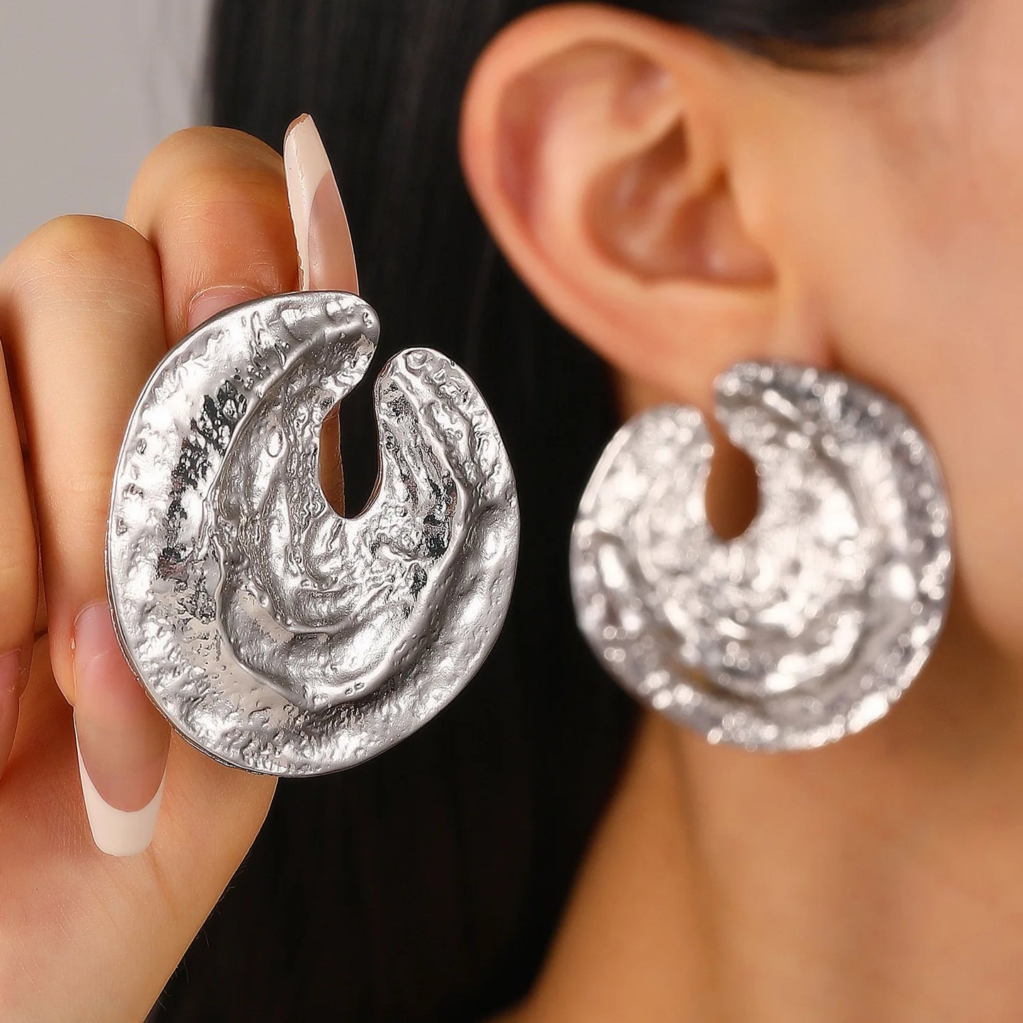 Boucles d'oreilles ovales en forme de cœur en or exagéré pour femme, boucle d'oreille en métal, bijoux géométriques déformés irréguliers, tendance 2025