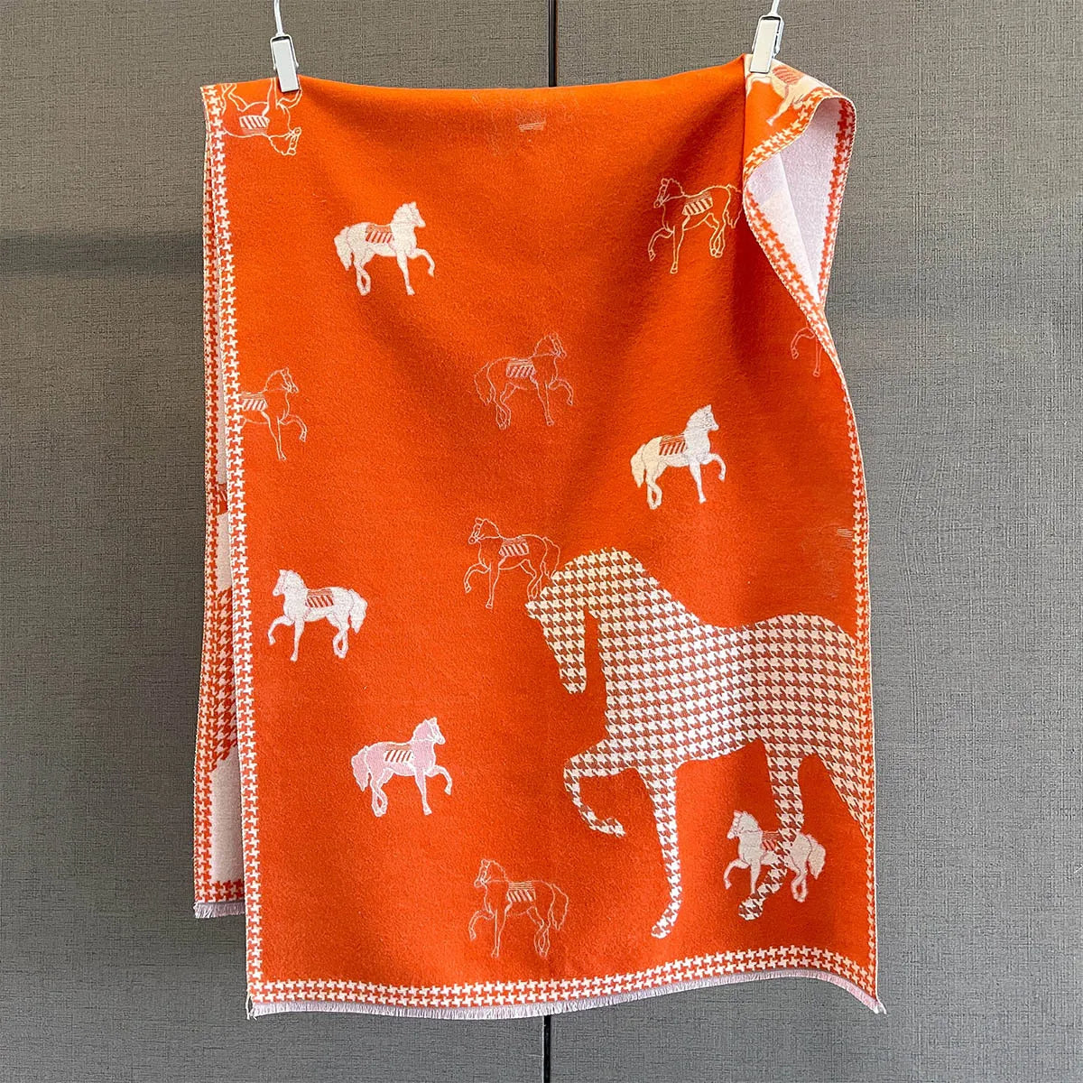 Echarpe nouveau rétro cheval imprimé écharpe pour femmes Design de luxe vêtements d'extérieur automne hiver 2025 épais chaud cou-protection châle enveloppement