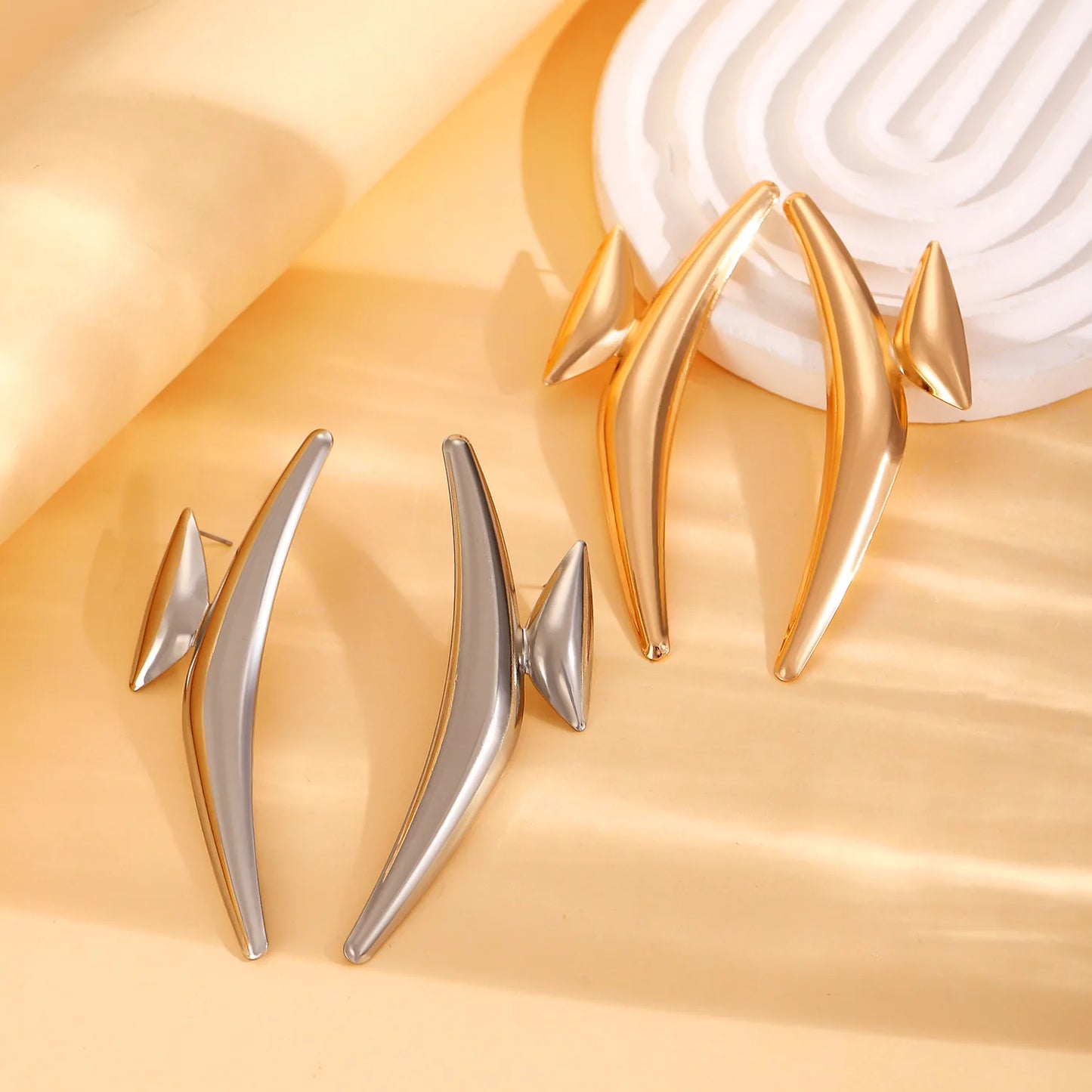 Boucles d'oreilles ovales en forme de cœur en or exagéré pour femme, boucle d'oreille en métal, bijoux géométriques déformés irréguliers, tendance 2025