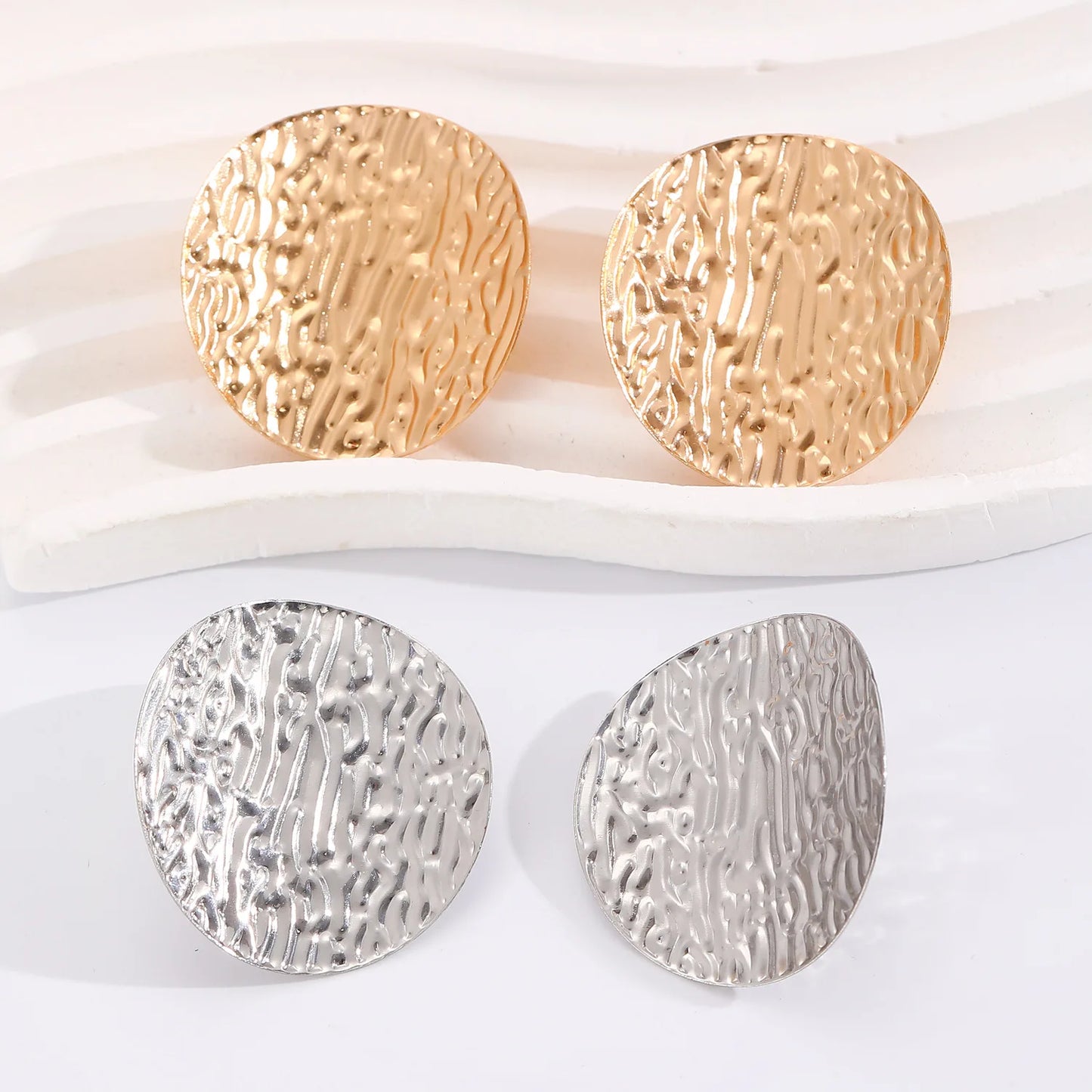 Boucles d'oreilles ovales en forme de cœur en or exagéré pour femme, boucle d'oreille en métal, bijoux géométriques déformés irréguliers, tendance 2025