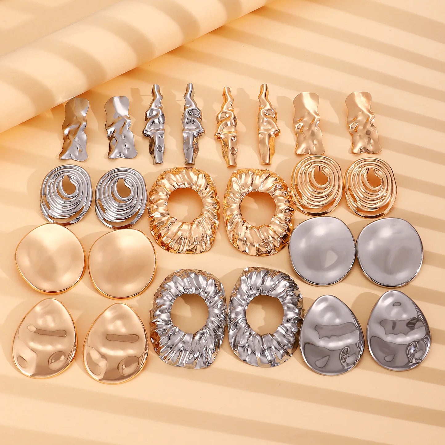 Boucles d'oreilles ovales en forme de cœur en or exagéré pour femme, boucle d'oreille en métal, bijoux géométriques déformés irréguliers, tendance 2025