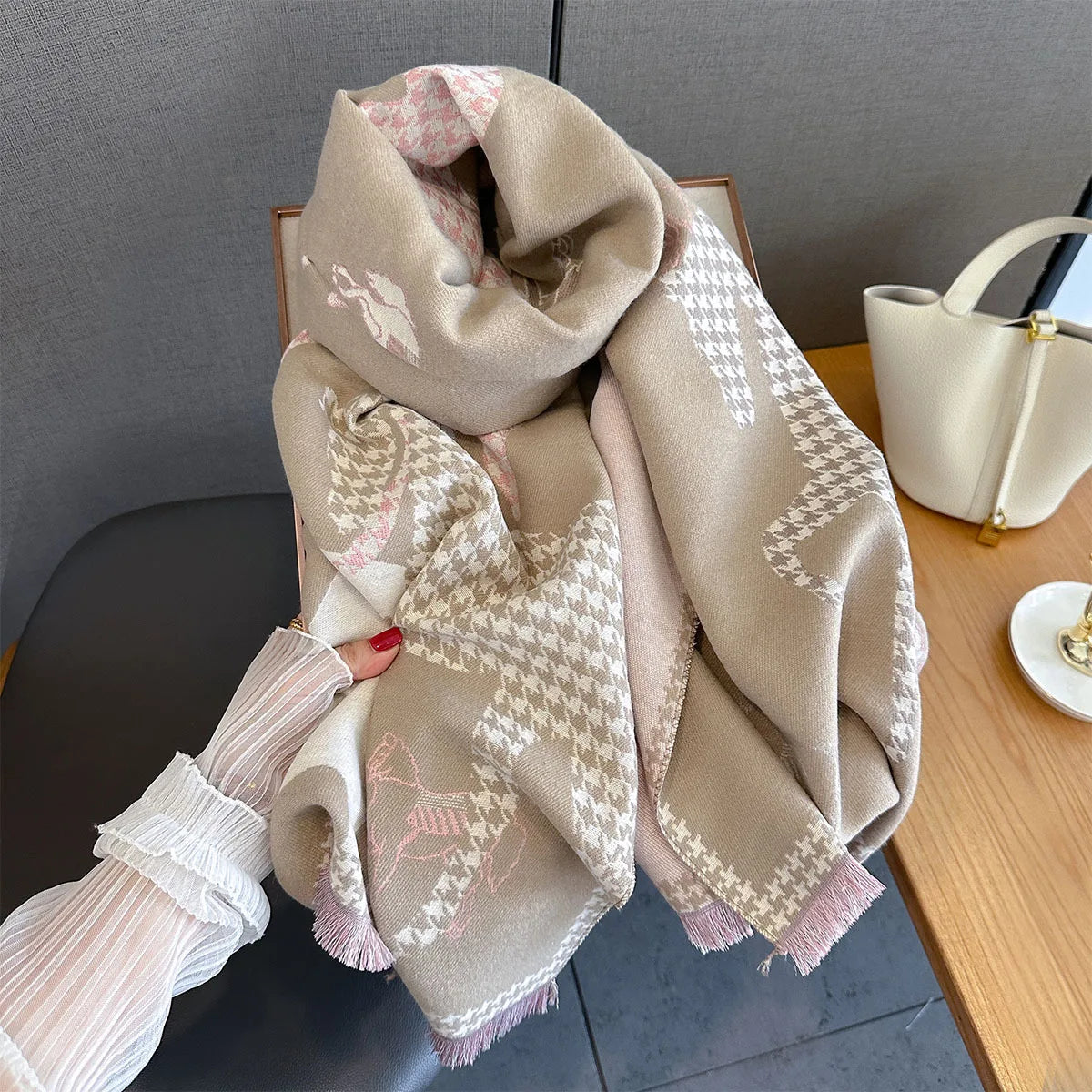 Echarpe nouveau rétro cheval imprimé écharpe pour femmes Design de luxe vêtements d'extérieur automne hiver 2025 épais chaud cou-protection châle enveloppement