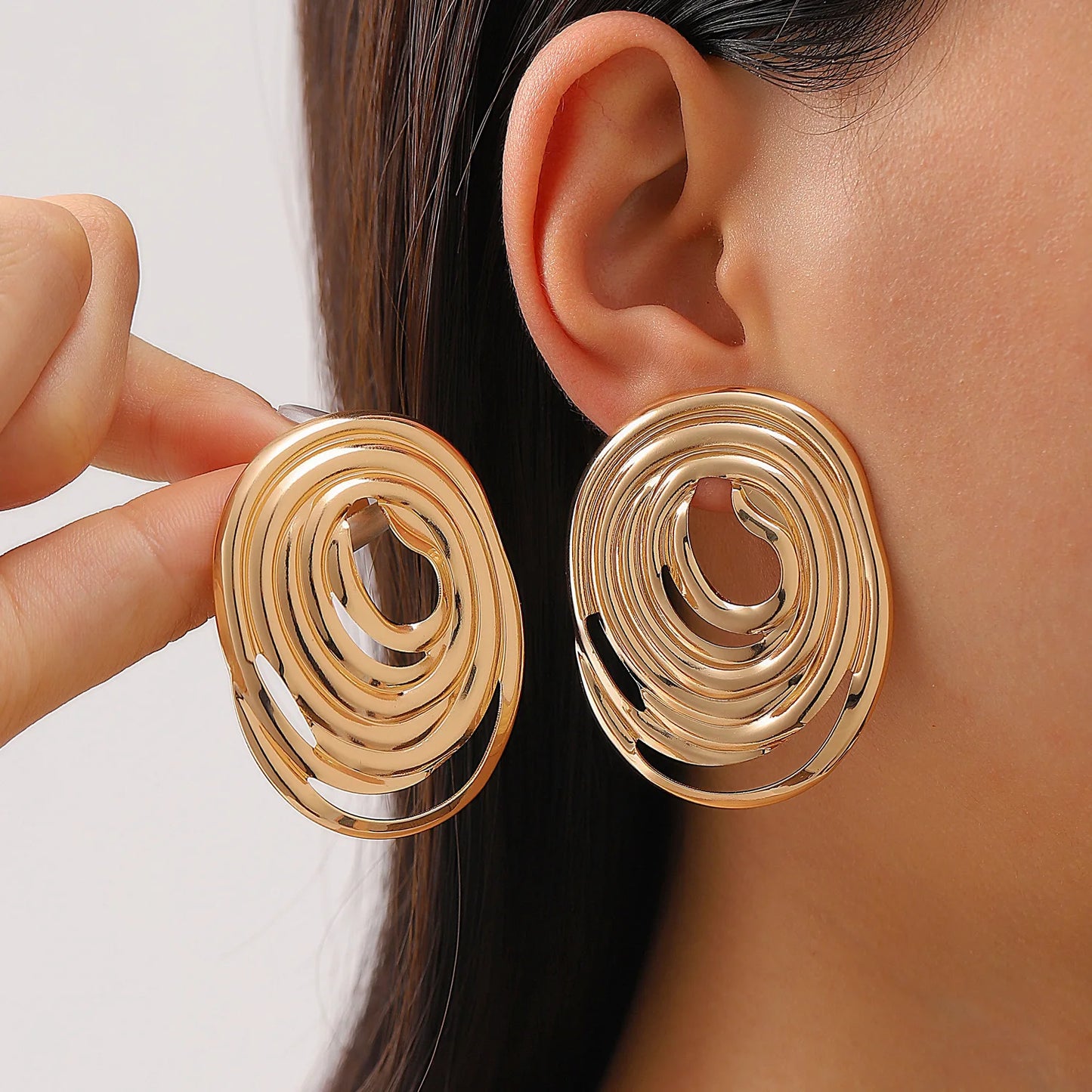 Boucles d'oreilles ovales en forme de cœur en or exagéré pour femme, boucle d'oreille en métal, bijoux géométriques déformés irréguliers, tendance 2025