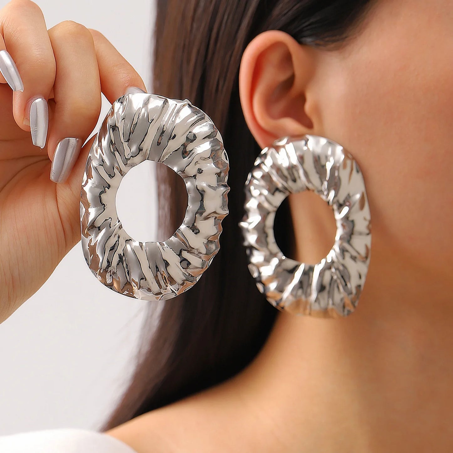 Boucles d'oreilles ovales en forme de cœur en or exagéré pour femme, boucle d'oreille en métal, bijoux géométriques déformés irréguliers, tendance 2025